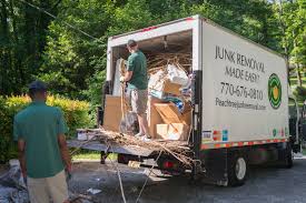 Best Retail Junk Removal  in Maplewood, MN